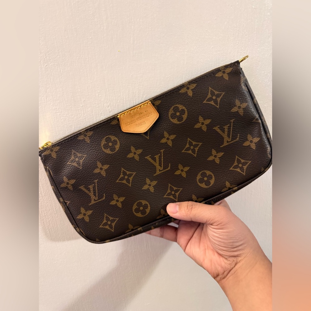 LOUIS VUITTON POCHETTE MONOGRAM (read description)